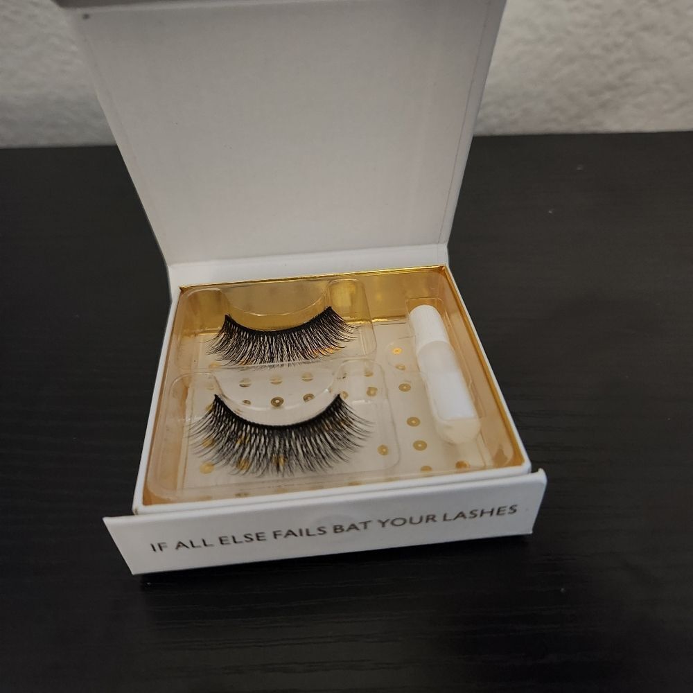 Battington Harlow 3D Synthetic Silk Lashes with Mini Glue